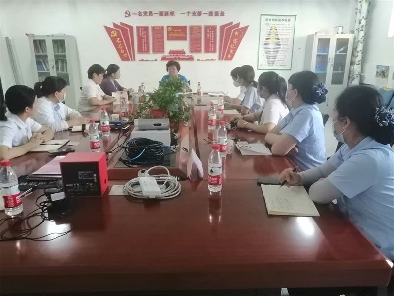 林寶娟董事長與物業(yè)同仁互相交流、學(xué)習(xí)